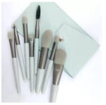 8 PCS MAKEUP BRUSH SET WITH BAG - Image 3