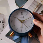 SILENT ANALOG DESK CLOCK MATT BLUE - Image 4