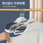 PLASTIC FLEXIBLE CLOTHES HANGER - Image 5