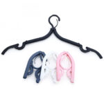 PORTABLE FOLDING CLOTHES HANGERS(SET OF 1)