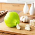 SILICONE GARLIC PEELER