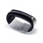 STEEL GARLIC PRESS WITH HANDLE - Image 3