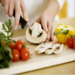 WOODEN CHOPPING BOARD 5-PCS KNIFE SET - Image 4